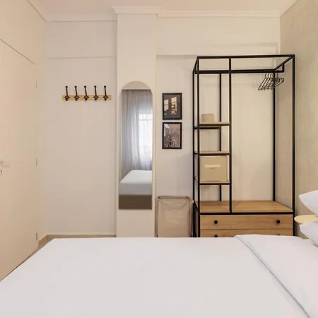 F & B Collection - Luxurious Flat For 4 Apartment *